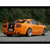 Ford Mustang GT  (4 .)
