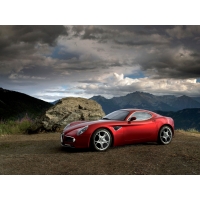 Alfa Romeo 8C        