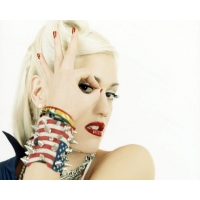 Gwen Stefani ,     