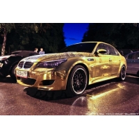Gold BMW m5 -        