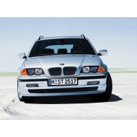 BMW на белом асфальте - скачать обои для рабочего стола и картинки, тема - авто и мото