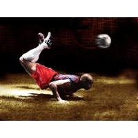 Roberto Carlos удар по мячу - обои и красивые картинки на рабочий стол, спорт