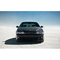 BMW в пустыне, картинки и оформление рабочего стола windows