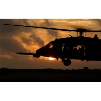 Вертолет на закате - скачать фото на рабочий стол и обои