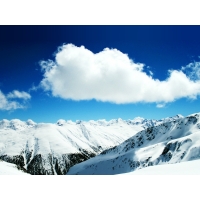 Снежные склоны под облаками - бесплатные картинки на рабочий стол и обои