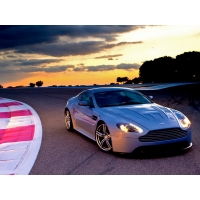 Aston Martin V12 Vantage RS скачать картинки и рисунки для рабочего стола