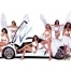 (1024х768, 142 Kb) Ангелочки стоят около хорошей машины - картинки - фон для рабочего стола, авто и девушки